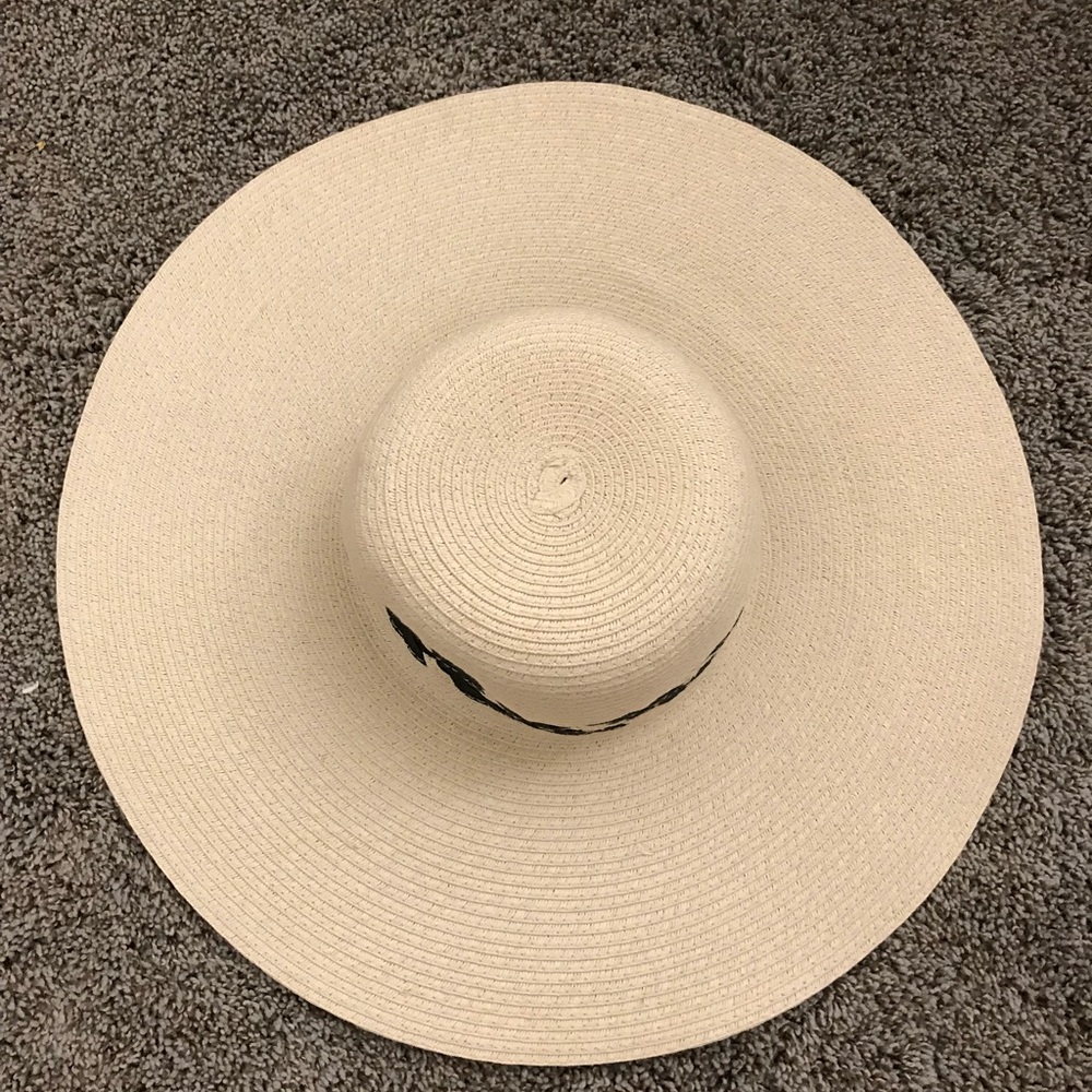 Floppy sun hat